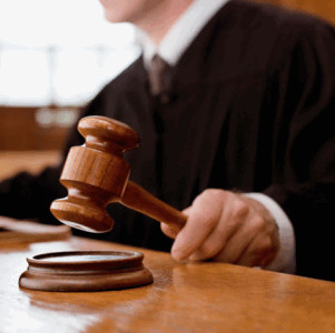 judge-mallet